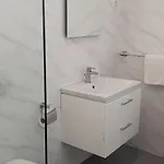 J&B Apartment *